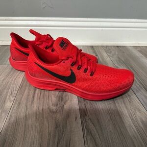 Men’s, Nike Air Zoom Pegasus 35 Size 9.5, Running Shoe, University Red.